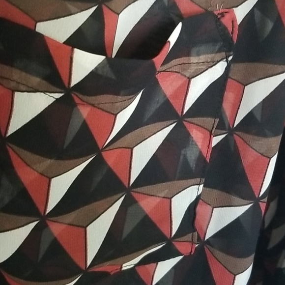 Pleione Geometric Pattern Tunic - Picture 4 of 11